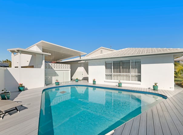 7 Saltbreeze Court, Runaway Bay, Qld 4216