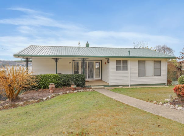 37 Jenolan Street, Oberon, NSW 2787