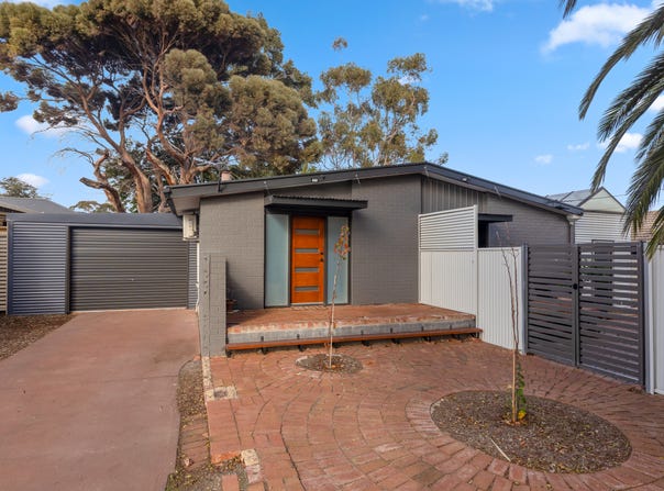 26 Genevieve Street, Christie Downs, SA 5164