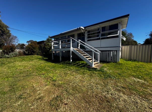 9 Gipps Street, Nanango, Qld 4615
