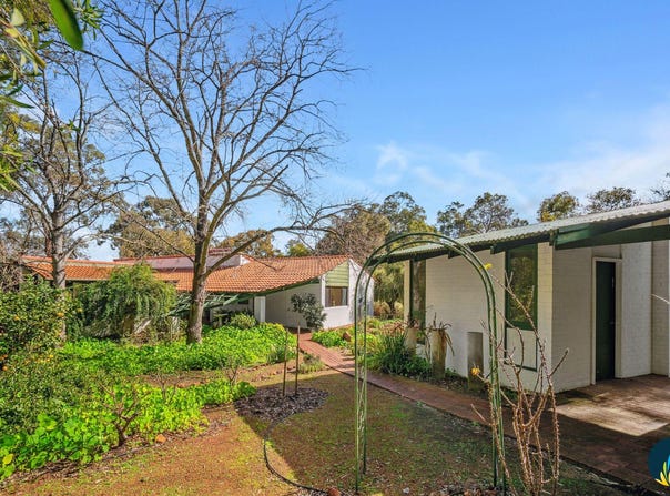 11 Gwynne Place, Roleystone, WA 6111