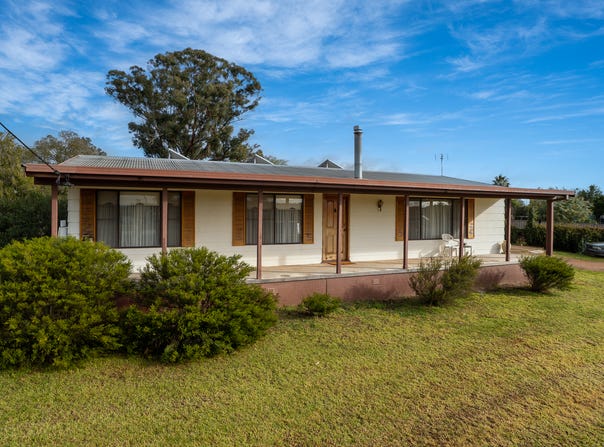 7 Boree Street, Manildra, NSW 2865