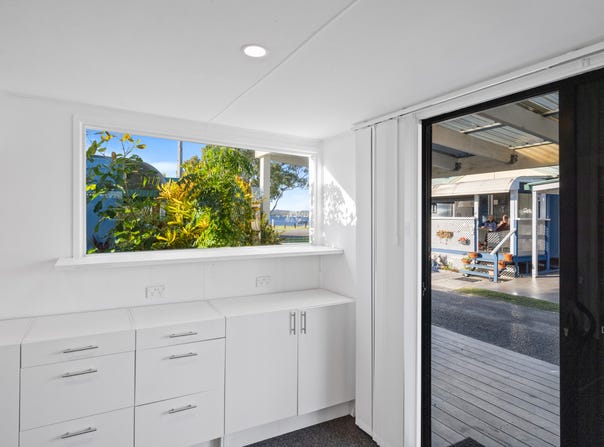2/32 Esplanade, Tin Can Bay, Qld 4580