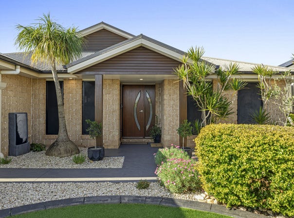 7 Smythe Drive, Highfields, Qld 4352
