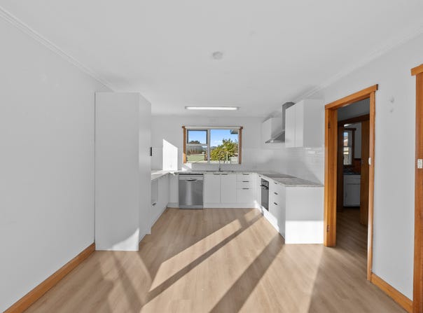 135 Tasman Street, Devonport, Tas 7310