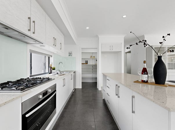 1 Meadowview Lane, Arundel, Qld 4214