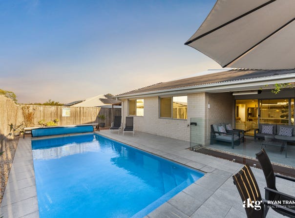 4 Hinkler Way, Park Ridge, Qld 4125