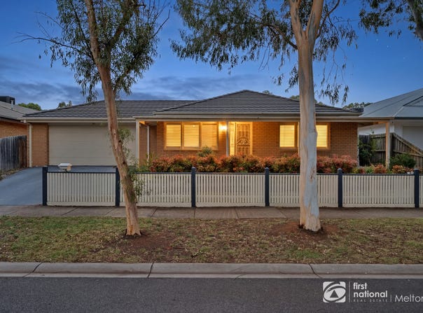 12 MALDON DRIVE, Eynesbury, Vic 3338