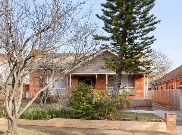 57 Bennett Parade, Kew East, Vic 3102