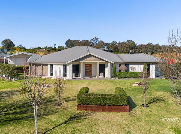 1 Cherry Close, Highfields, Qld 4352