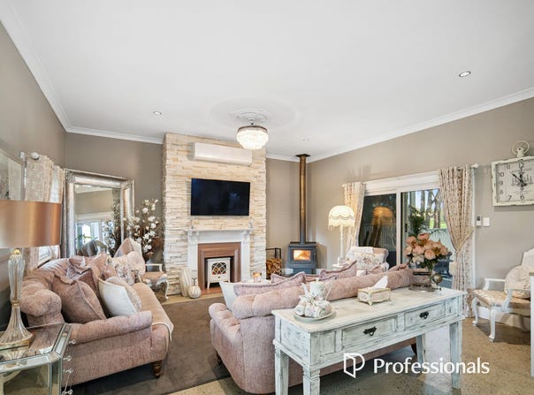 80 Lawnbrook Road West (house), Walliston, WA 6076