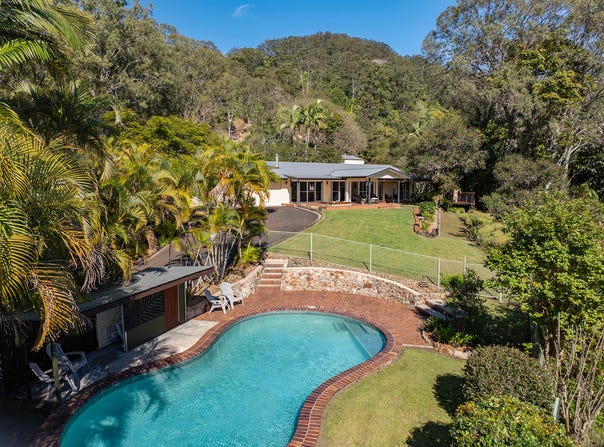 239 Towen Mount Road, Towen Mountain, Qld 4560