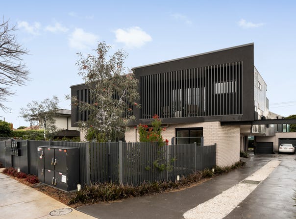 2/108 Albert Street, Preston, Vic 3072
