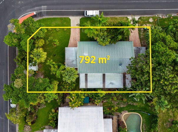88 Cedar Road, Palm Cove, Qld 4879