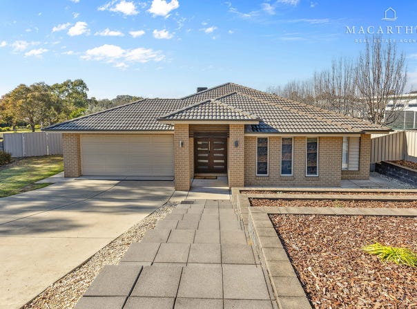 14 Plunkett Drive, Lake Albert, NSW 2650