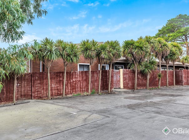 7/16 Centre Avenue, Werribee, Vic 3030