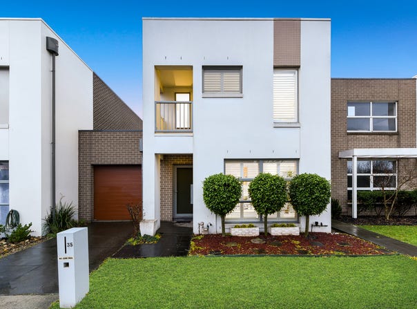 35 Ashberg Drive, Waterways, Vic 3195