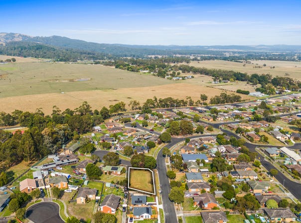 10 Euroka Crescent, Churchill, Vic 3842