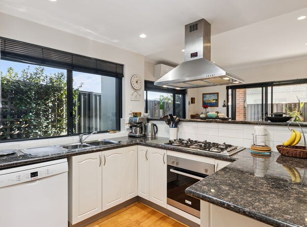4 Vellum Loop, Aveley, WA 6069