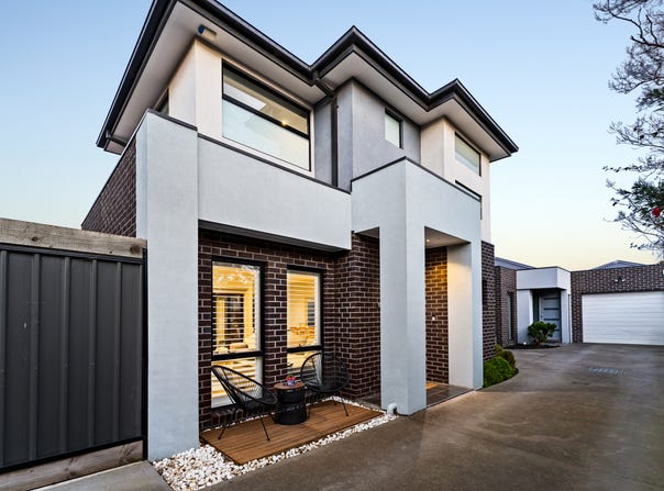 2/11 Almond Avenue, Brooklyn, Vic 3012