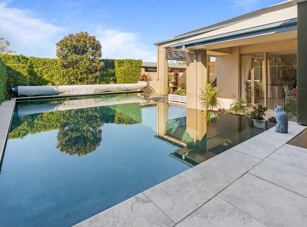 3 Bonaire Court, Kawana Island, Qld 4575