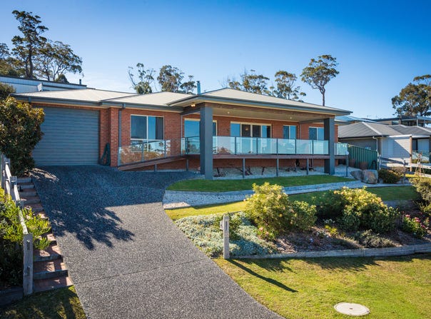 22 The Crest, Merimbula, NSW 2548