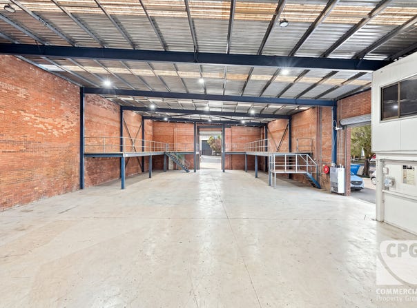 24 Garema Circuit, Kingsgrove, NSW 2208