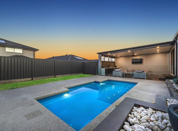 11 Cockatoo Road, Greenvale, Vic 3059