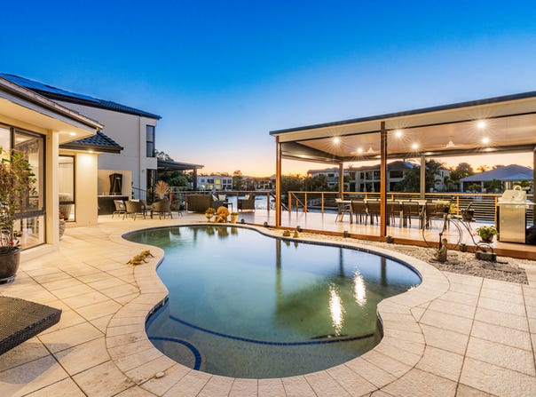 2105 Carlton Close, Hope Island, Qld 4212