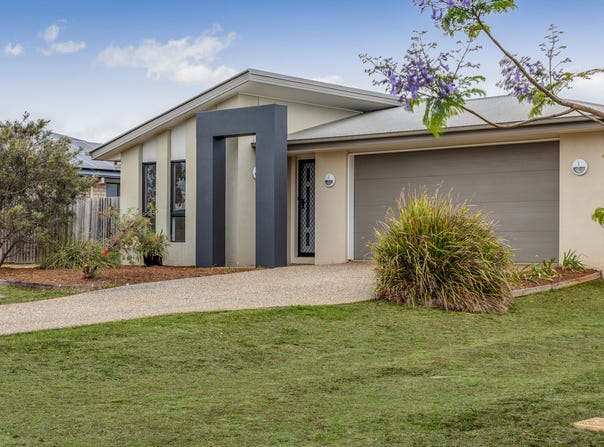35 Myrtleford Crescent, Cambooya, Qld 4358