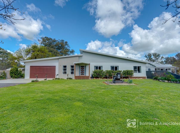 39 Church Street, Whorouly, Vic 3735