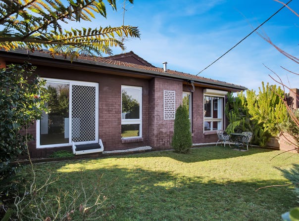 19 Blackmore Avenue, Leongatha, Vic 3953