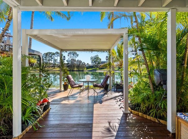 10/2-10 Coolgardie Street, Elanora, Qld 4221
