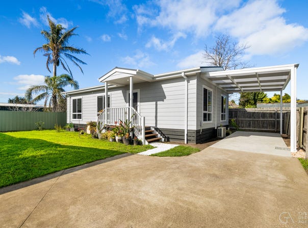 2/22 Fellmongers Road, Breakwater, Vic 3219