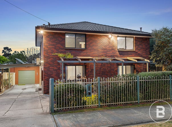 12 Sternberg Street, Kennington, Vic 3550