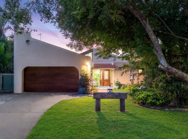 19 Earl Parade, Manly, Qld 4179
