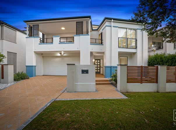 35 Greenway Circuit, Mount Ommaney, Qld 4074