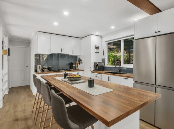 112 Commercial Road, Mount Evelyn, Vic 3796