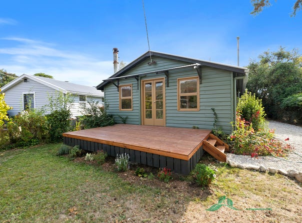 9 Freeburgh Avenue, Mount Beauty, Vic 3699