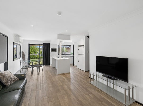 146/31 Usher Avenue, Labrador, Qld 4215