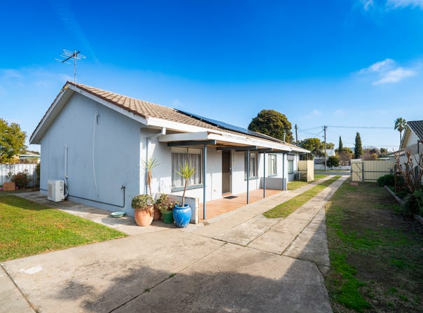 1-2/454 Danes Street, Lavington, NSW 2641
