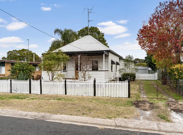 17 Allport Street, Pittsworth, Qld 4356