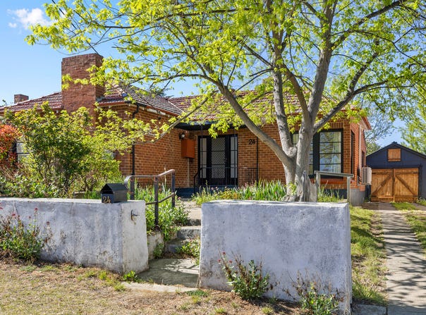 24 Commissioner Street, Cooma, NSW 2630