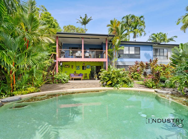 7-9 Saidor Close, Trinity Beach, Qld 4879