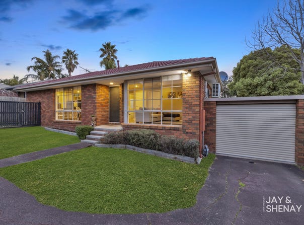 2/46 Arthur Phillip Drive, Endeavour Hills, Vic 3802