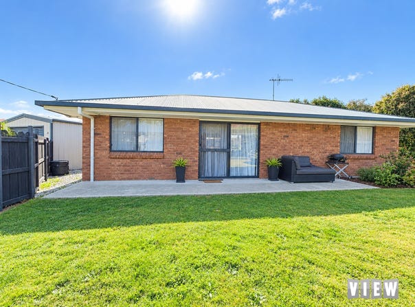 2/74 Medeas Cove Esplanade, St Helens, Tas 7216