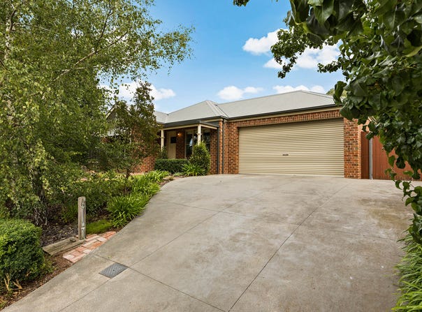 37 Gordon Boulevard, Gisborne, Vic 3437