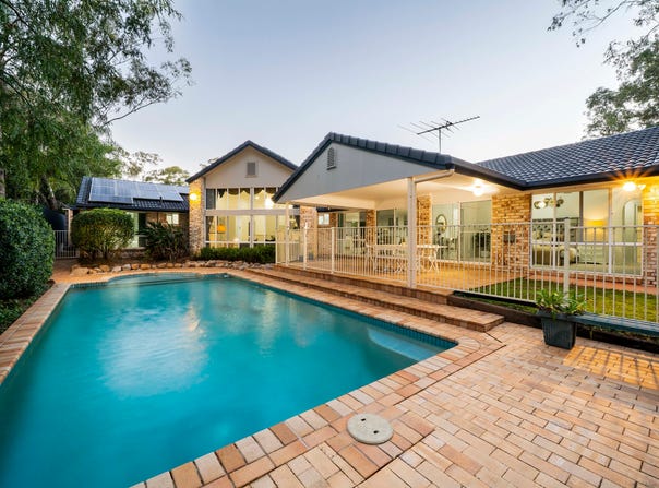 12 Lois Street, Kenmore, Qld 4069