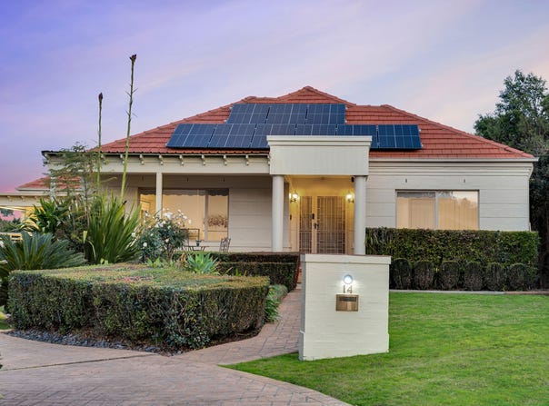 14 Elizabeth Henrietta Circuit, Macquarie Links, NSW 2565