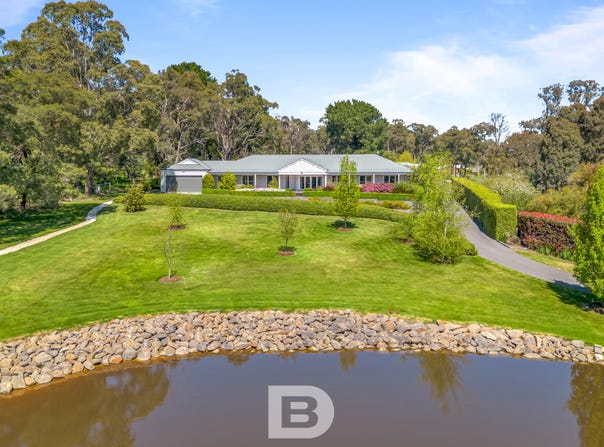 11 Blackwattle Lane, Woodend, Vic 3442